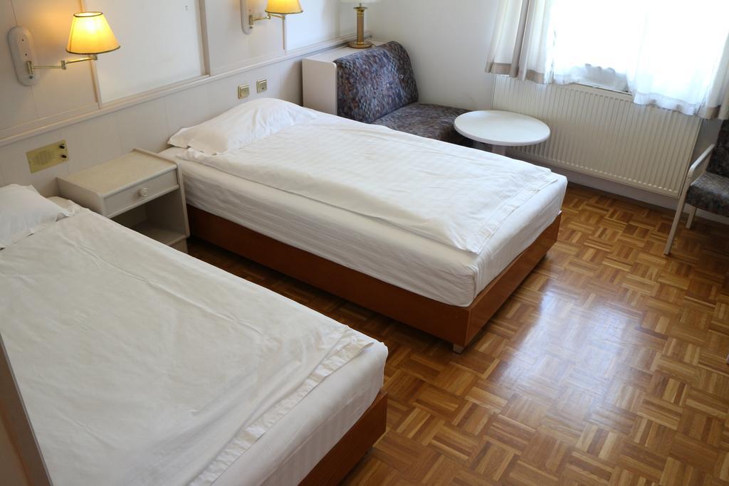Hotel Wasserpalast - Breakfast For Free!!! Graz Rum bild