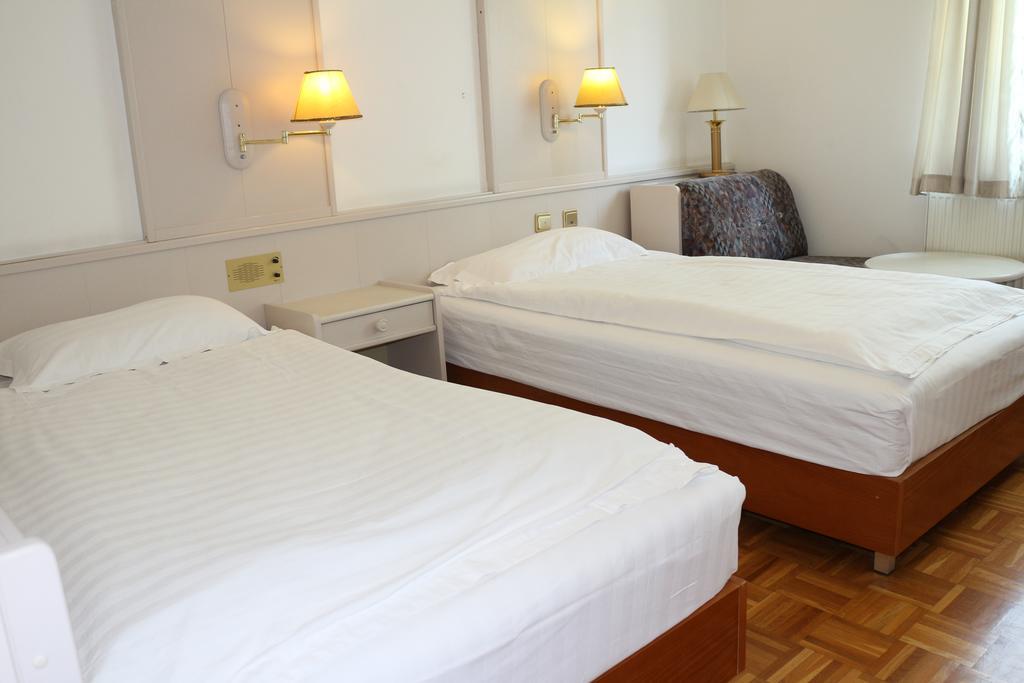 Hotel Wasserpalast - Breakfast For Free!!! Graz Rum bild